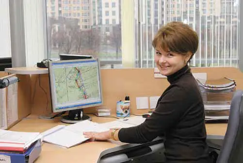 Когда закончите съёмку продемонстрируйте заказчику снимки на дисплее камеры - фото 133