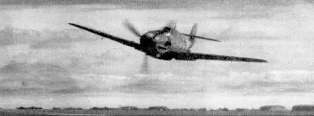Летчик JG51 демонстрирует скоростной проход Bf 109G на малой высоте Ничто - фото 150