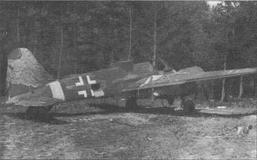 Союзные войска обнаружили этот Hs129 В2 весной 1945 гна аэродроме - фото 96