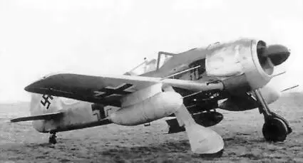 Истребитель Fw190 Бомбардировщик He111 Истребитель Hurricane - фото 70