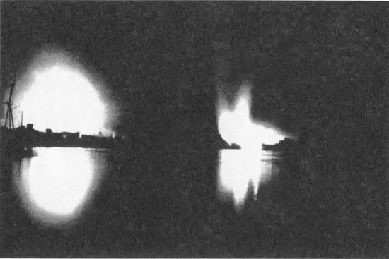 Взрыв транспорта боеприпасов Клан Фрезер в порту Пирея в ночь с 6 на 7 апреля - фото 51
