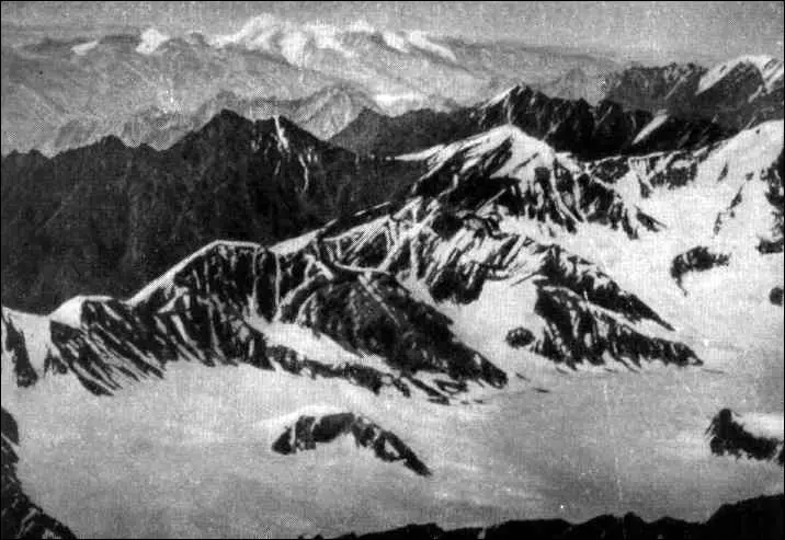 39 Вид с вершины Арганд 7038 м на вершины восточного Вахана - фото 39