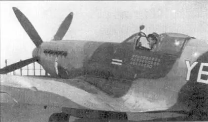 Спитфайр Mk XIV RN135 командира 17й эскадрильи скуадронлидера Джеймса - фото 145