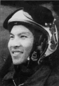 В 1053 4 апреля 1965 г Тран Хань над мостом в Хамронге сбил - фото 34
