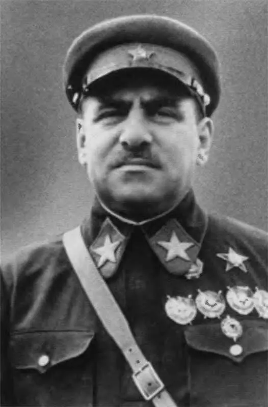 Маршал В К Блюхер 1930е гг Начштаба Дальневосточного фронта Г М Штерн - фото 18