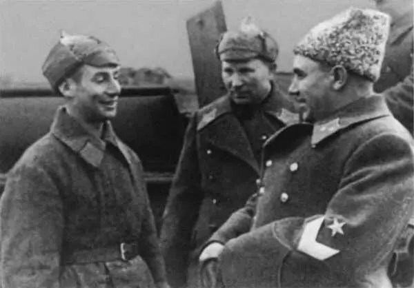 Командарм Н Э Берзарин на учениях Дальний Восток 1940 г Наша оборона в - фото 23