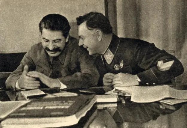 Товарищ Сталин сидел в подземном бомбоубежище и спорил с Ворошиловым пизданет - фото 6