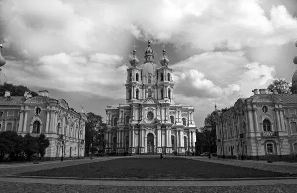 Смольный собор Современный вид Незадолго до своего сорокалетия императрица - фото 49