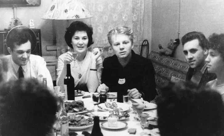 Осень 1961 года Этот снимок фанаты Высоцкого недавно обнаружили в чьемто - фото 6