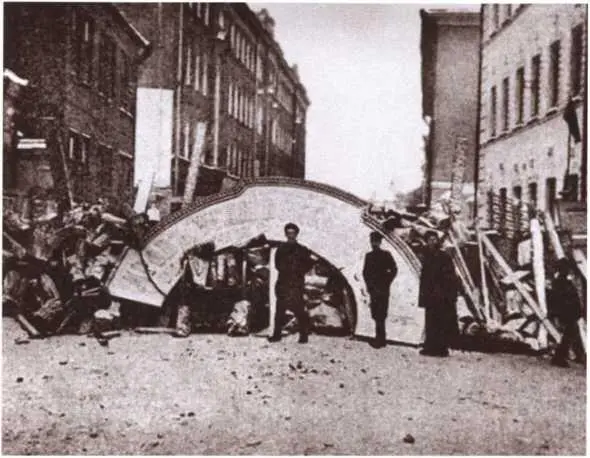 Баррикады в Москве на Малой Бронной 1905 г Демонстрация в Москве 1905 г - фото 47