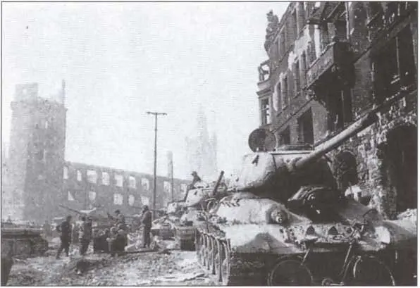 Кёнигсберг 9 апреля 1945 г А М Василевский в ПортАртуре 1945 г М И - фото 16