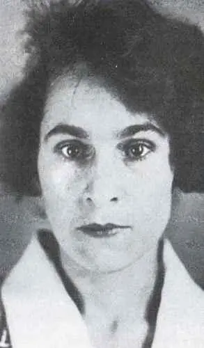 Гала Дали Дали и Гала в 1936 г Дали и Гала на съемках фильма - фото 14