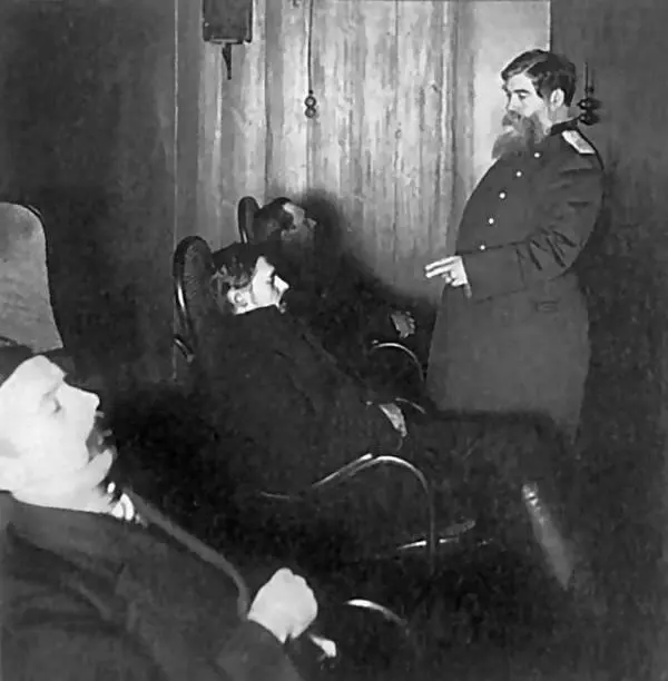 ВМ Бехтерев проводит сеанс гипноза 1913 г Чтобы составить какоето - фото 96
