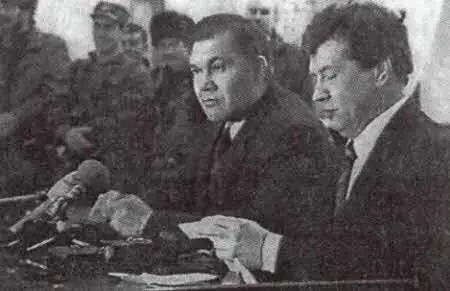 25 Лебедь на прессконференции в Чечне в качестве гостя на инаугурации А - фото 26