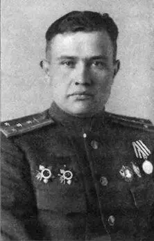 Николай Степанов родился 15 ноября 1919 года на станции Опарино Опаринского - фото 36