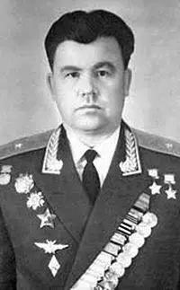 Павел Плотников родился 4 марта 1920 г в селе Гоньба Алтайского края в семье - фото 40