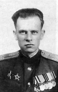 Григорий Седов родился 15 января 1917 г в городе Баку в семье капитана - фото 51
