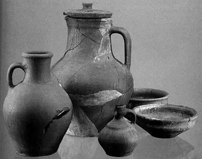 Рис 67 Глиняные кувшины крынка и миска из раскопок Биляра Взято из 9441 - фото 67