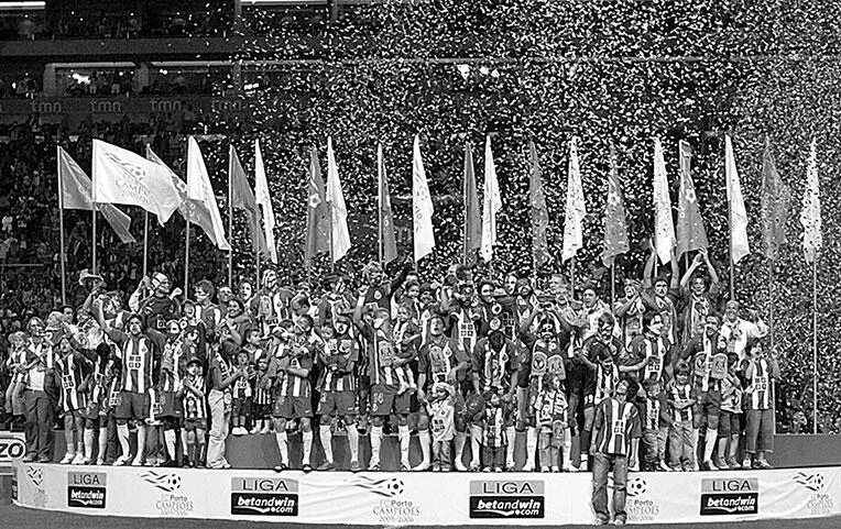 Порту снова чемпион В это время у Порту был великолепный состав При - фото 67