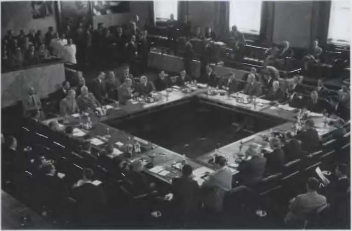 Первое заседание Женевской конференции июль 1955 г В состав советской - фото 56