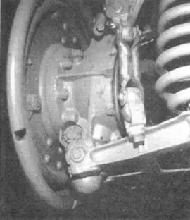 Тур la передняя управляемая ось виден привод механических тормозов На нижних - фото 123