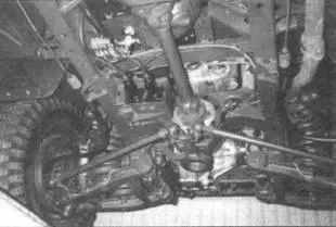 Вверху двигатель Тур 40 в сборе на шасси На фото в вверху в центре вид - фото 159