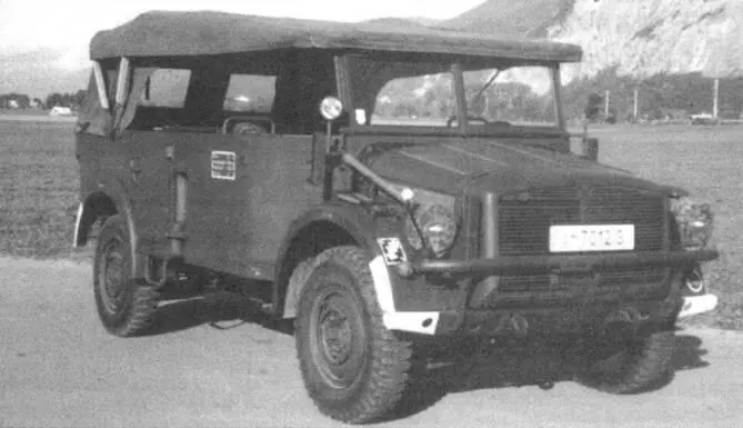 Horch 108 Тур 40 На снимках складная брезентовая крыша полностью развернута - фото 24