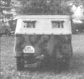 Пять фотографий показывают Horch 108 Тур 40 с различных ракурсов Машина - фото 35