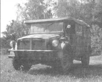 Пять фотографий показывают Horch 108 Тур 40 с различных ракурсов Машина - фото 37