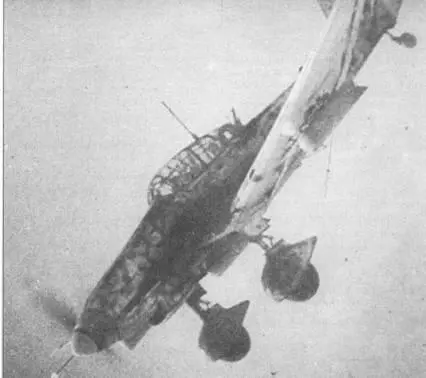 Ju 87 D5 в полете на Восточном фронте зимой 194344 Обращает внимание - фото 109