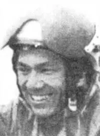 В своем первом боевом вылете 16 июня 1968 г Нгуен Тиен Сим летал ведомым у - фото 29