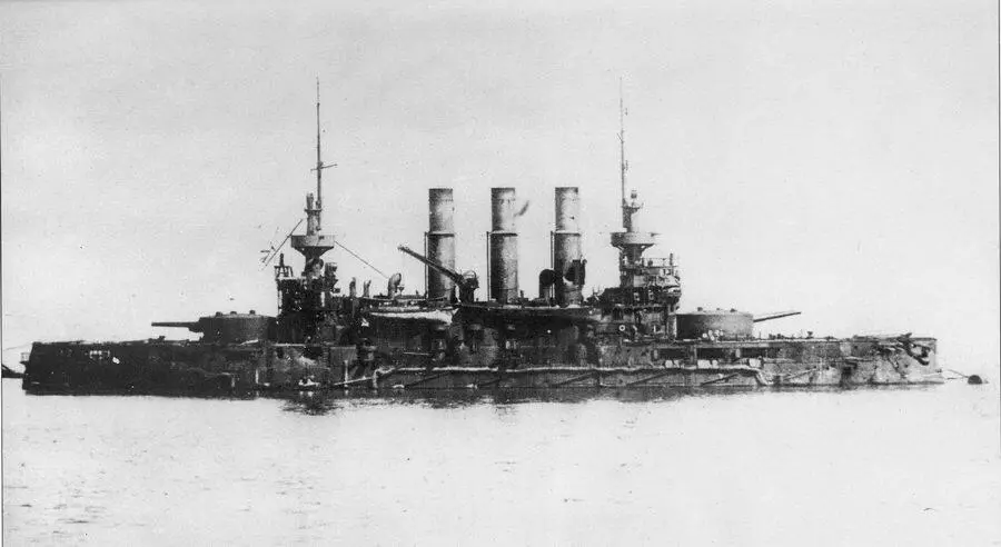 Ретвизан в ПортАртуре после сражения 28 августа 1904 г Фотография даёт - фото 45