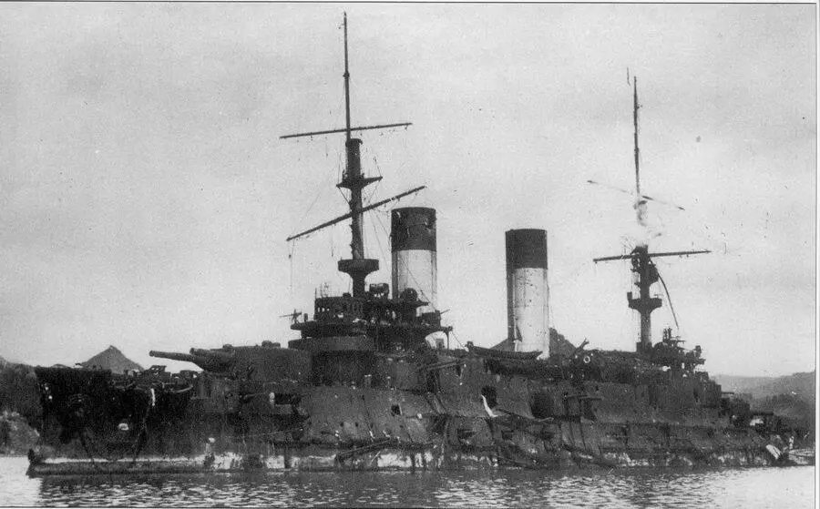 Утром 15 мая 1905 г изо всех эскадренных броненосцев 2й Тихоокеанской эскадры - фото 64