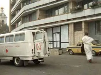 Все рванули за ним Все кроме царя Царь бежит мимо пустой милицейской - фото 628