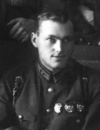 На курсах красных командиров в Москве 1929 г После освобождения из - фото 13