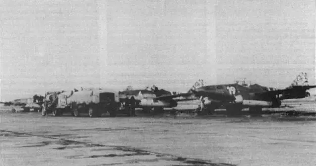 Самолеты Команды Новотны на аэродроме Лехфельд октябрьноябрь 1944 г - фото 104