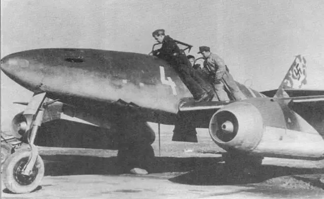 Принадлежащий к Команде Новотны Me 262 А1a желтый 4 Оберфельдфебель - фото 95