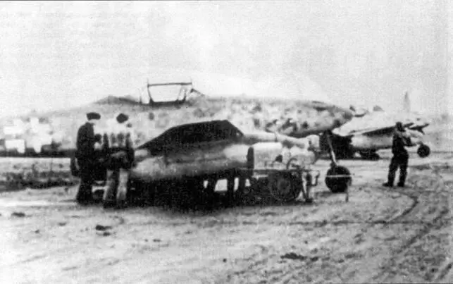 Me 262 скорее всего из KGJ 54 на полевом аэродроме зима 194445 гг - фото 22