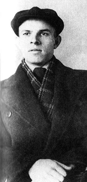 ВСемичастный секретарь Сталинского горкома комсомола 1944 Освобождение - фото 10