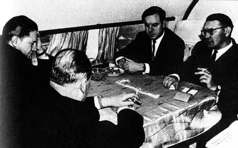 На пути в Болгарию 1965 Советская делегация во главе с НСХрущевым - фото 25