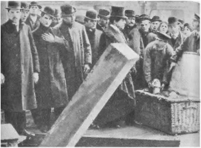 Зигомар серийный фильм Викторена Жассэ 1911 Сцены с Аркийером - фото 134