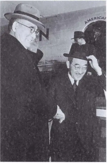 Сабуро Курусу и Иссей Номура в 1941 году Зенитные орудия левого борта - фото 39