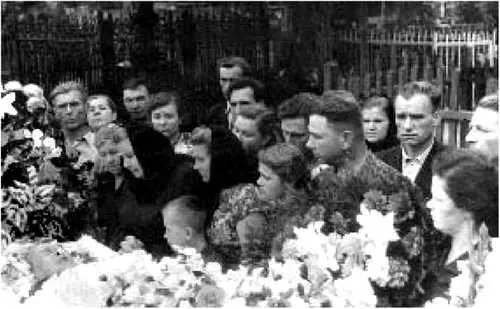 Похороны на Ваганькове 1950е годы В советское время когда Ваганьково - фото 71