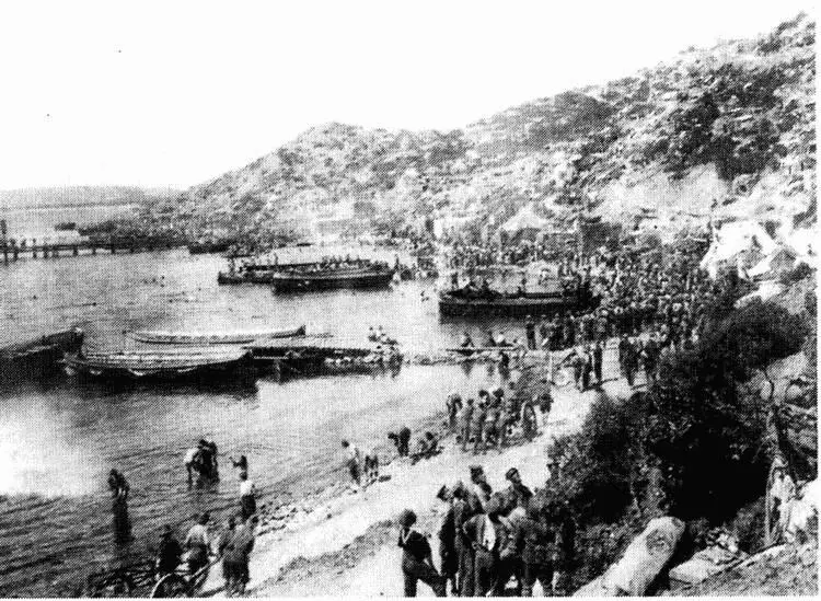 28 Бухта у Галлиполи где высадились солдаты из АНЗАК в 1915 г Длина - фото 29