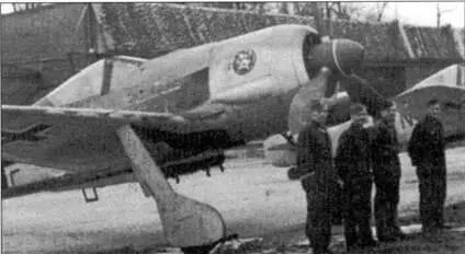 IlSchlG 1 в марте 1943 года пересела на Fw 190F2 Перевооружение проходило - фото 43