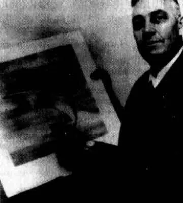 Кеннет Арнольд и сделанный им рисунок НЛО 1947 год Но лишь немногие отмечают - фото 37
