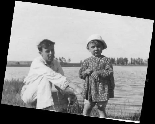 Андрей Сахаров с дочкой лето 1948Через считанные недели у него родится идея - фото 5
