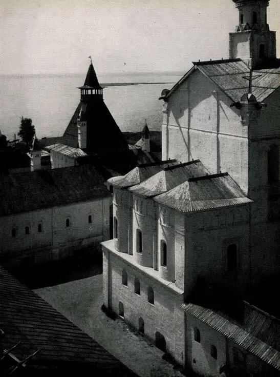 26 Церковь Спаса на Сенях 1675 Вид с северовостока Восстановленная часть - фото 28