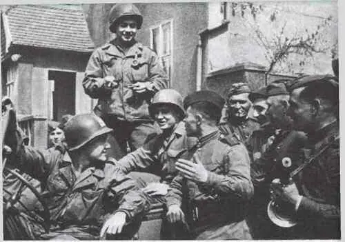 Несмотря на все происки реакции победила идея совместной борьбы Весной 1945 - фото 19