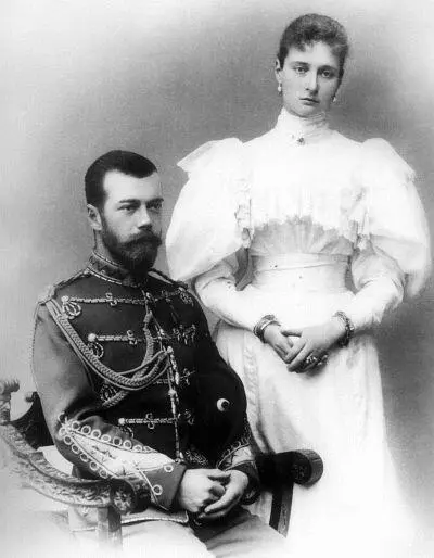 Император Николай II и принцесса АлисаВикторияЕлена ЛуизаБеатрис - фото 84